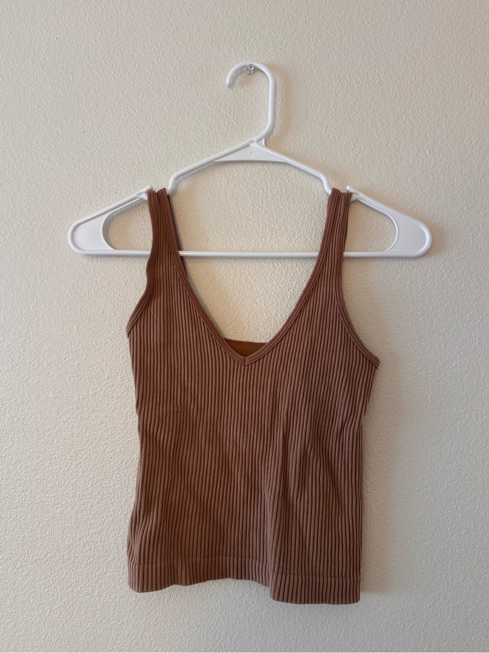 Aura Ribbed V-Neck Tank Top in Chestnut Brown
